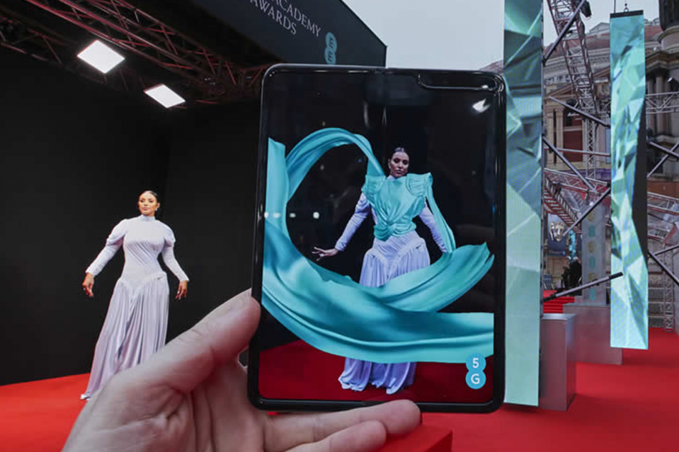 EE Augmented Reality Dress