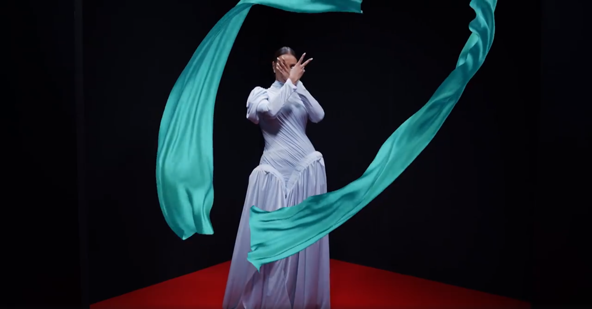 EE Augmented Reality Dress