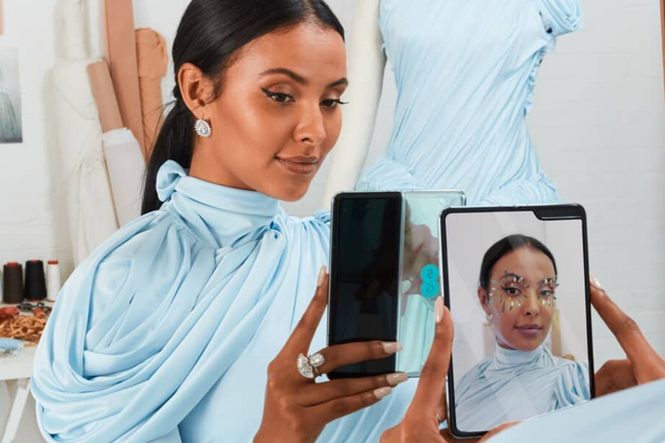 EE Augmented Reality Dress